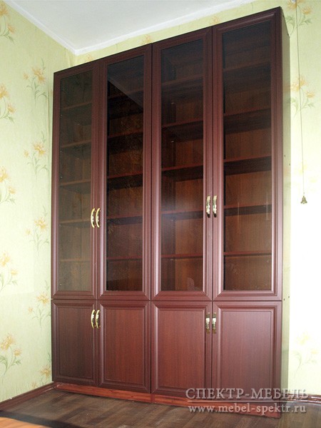 Книжный шкаф