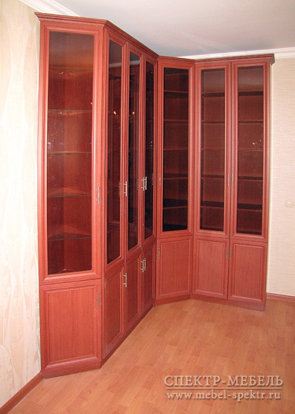 Книжный шкаф