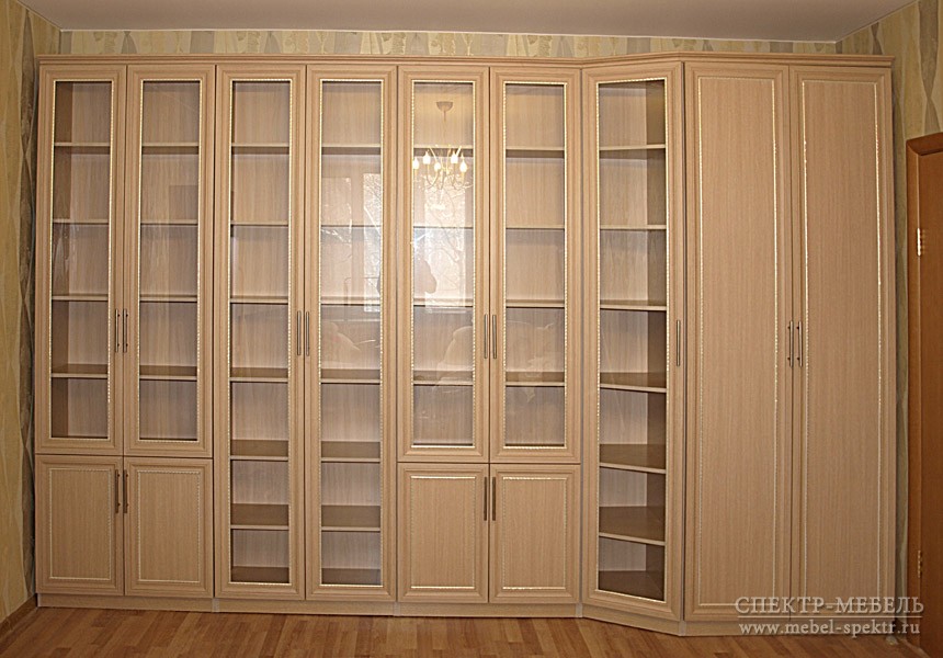 Книжный шкаф